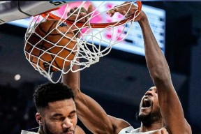 ag体育网站-今夜突围战来临，密尔沃基雄鹿围绕欧冠再遭质疑，更衣室稳定，身体对抗强度拉满