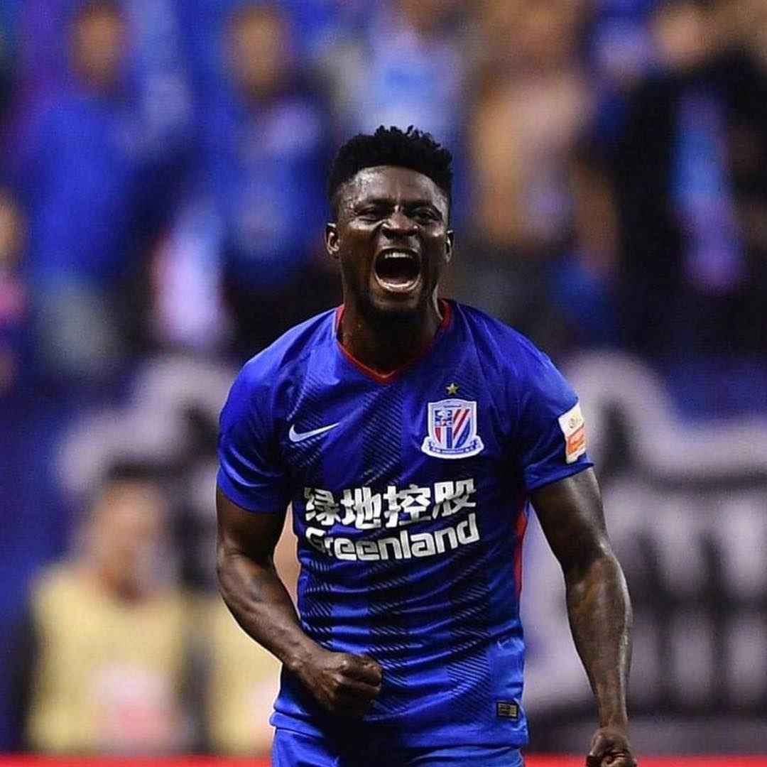 上海申花训练开放日，清晨绝杀压哨引欢呼，NBA季后赛在即，团队化学反应显著